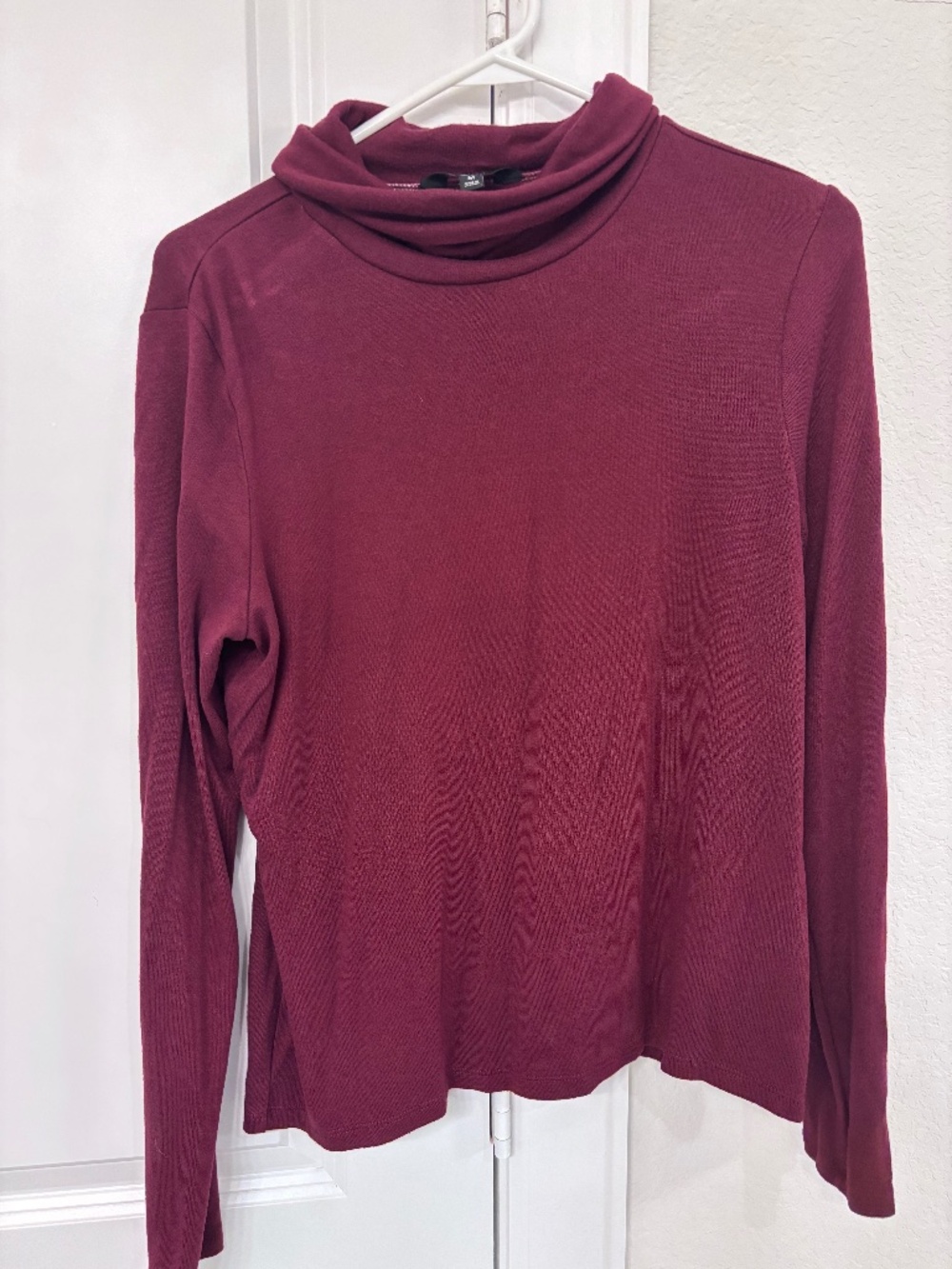 Turtleneck long sleeve shirt